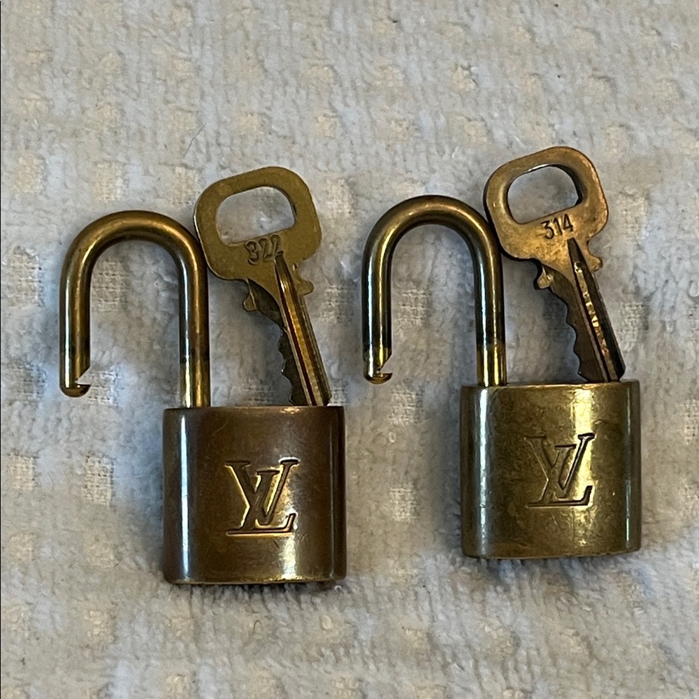 Louis Vuitton #314 & 322 Lock & Keys - Picture 8 of 8